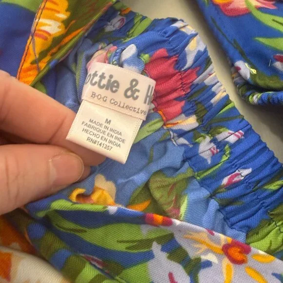 Tropical Floral Two Piece Short Set Size Medium - Picture 5 of 9